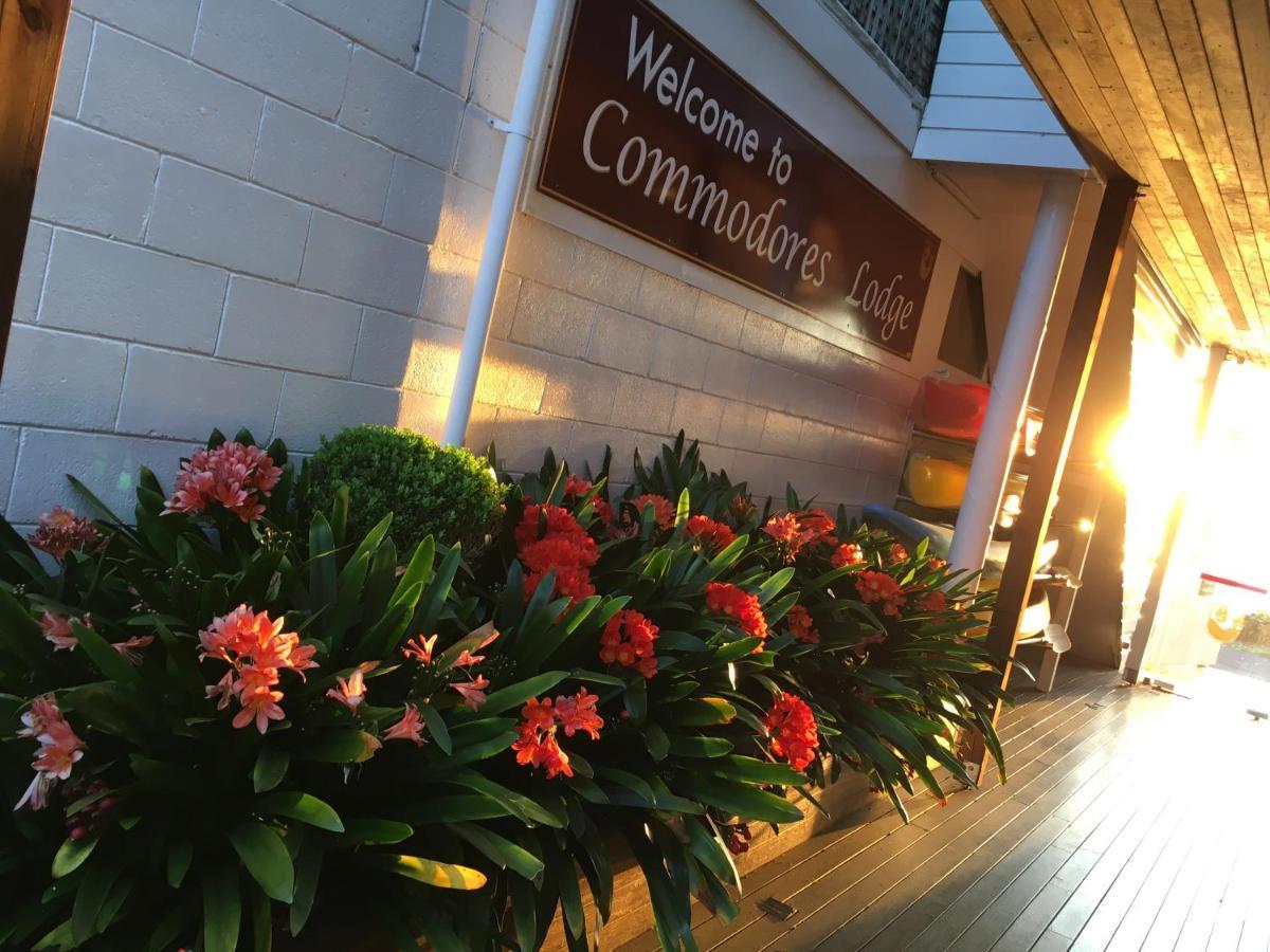 Commodores Lodge รัสเซล ภายนอก รูปภาพ