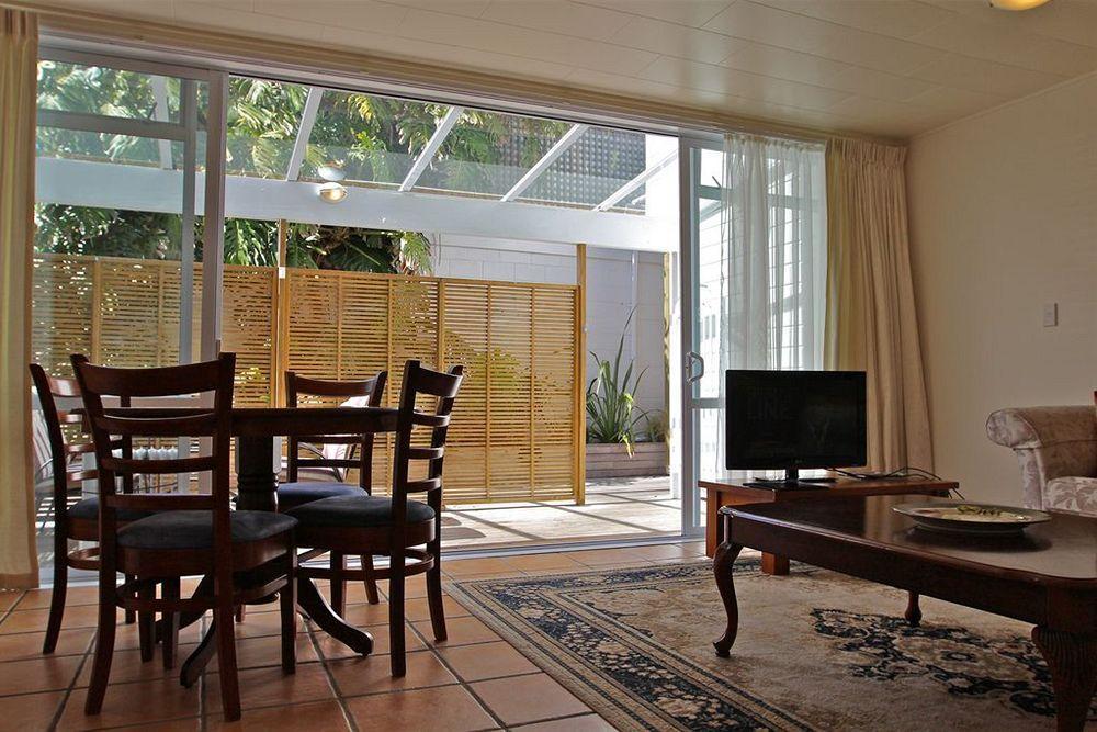 Commodores Lodge รัสเซล ภายนอก รูปภาพ