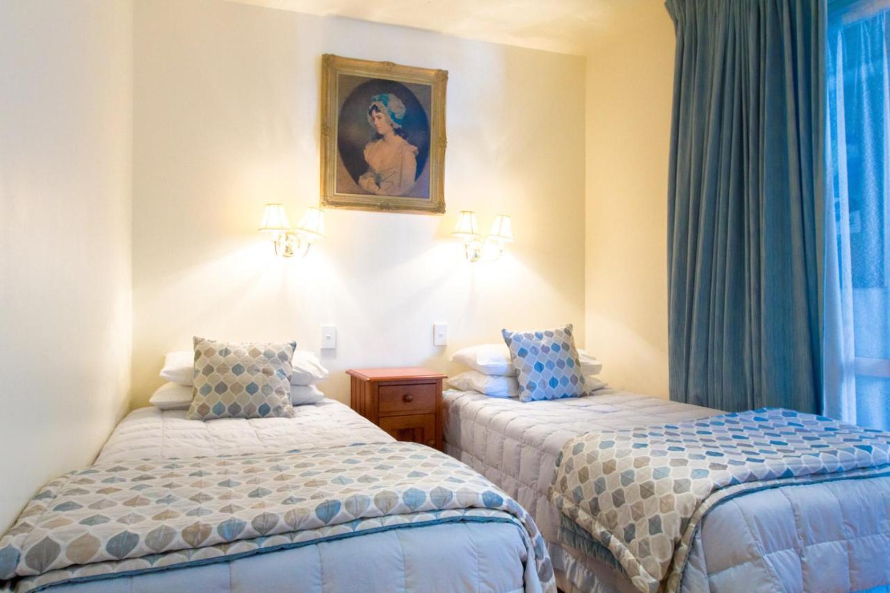Commodores Lodge รัสเซล ภายนอก รูปภาพ